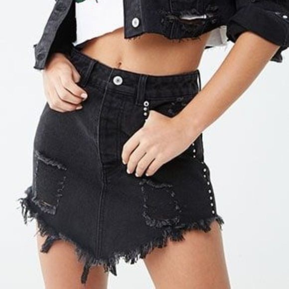 Forever 21 Dresses & Skirts - forever 21 denim studded raw hem distressed skirt